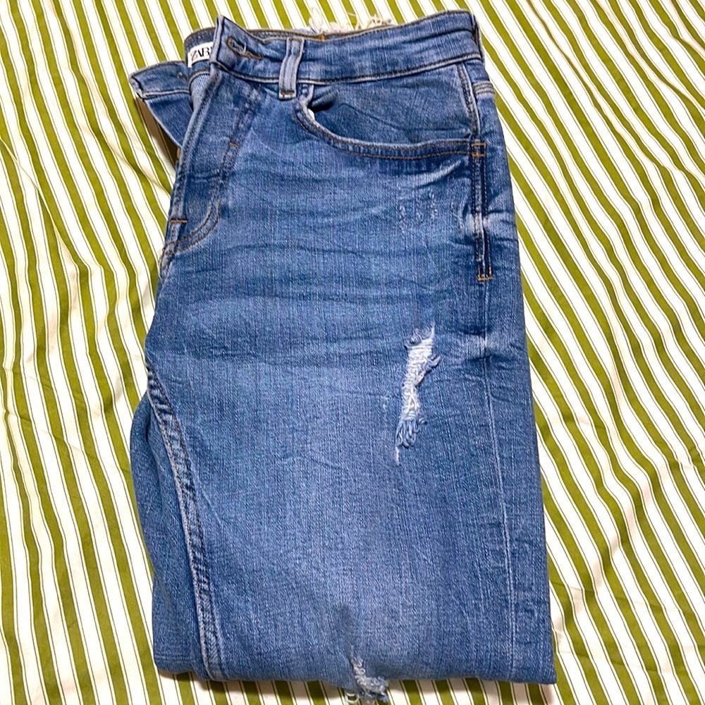 Sky blue zara denim jeans! Brand new without tag never wear